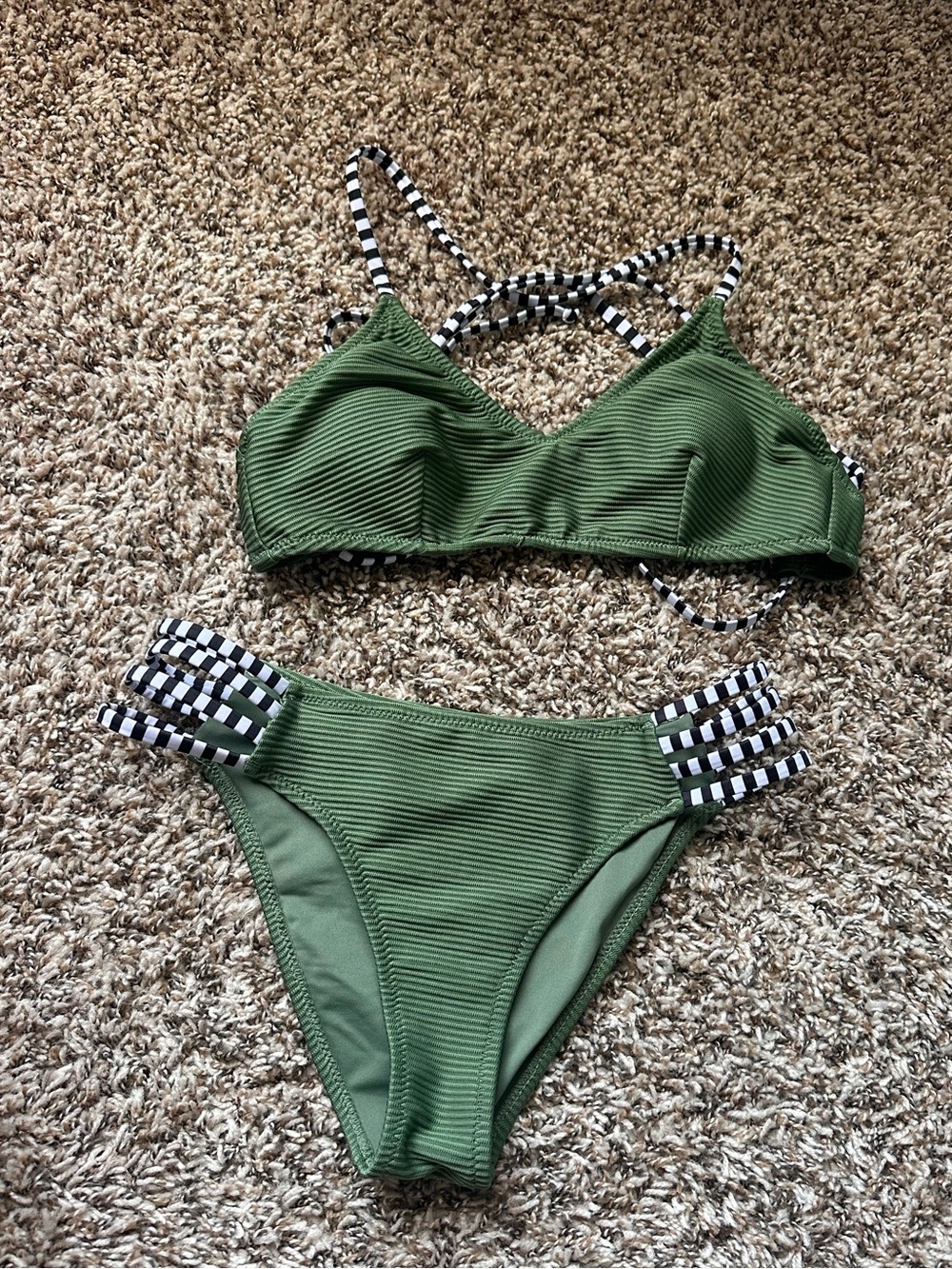 Swimsuits - Picture 5 of 10